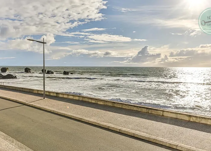 Les Yeux Dans Le Bleu Sion-sur-l'Ocean