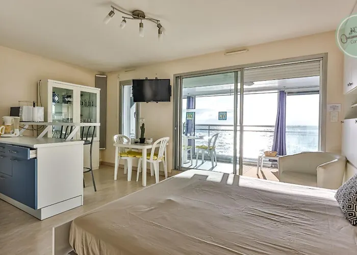 Les Yeux Dans Le Bleu Sion-sur-l'Ocean